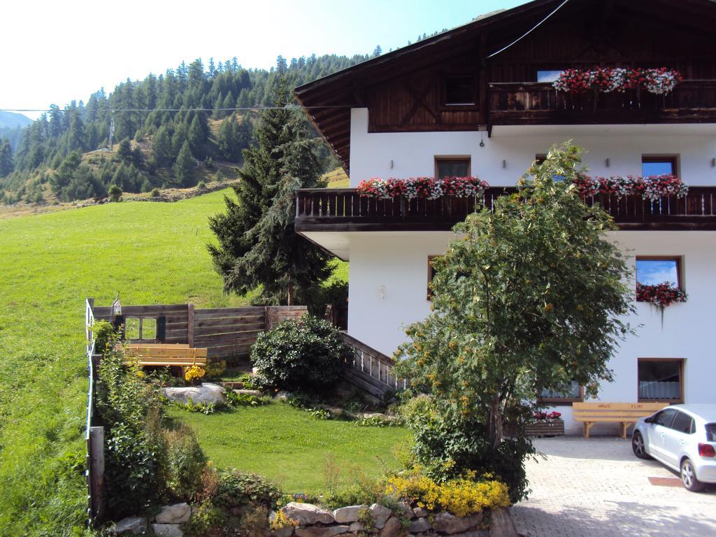 Haus Fliri Hotel Curon Venosta Exterior photo