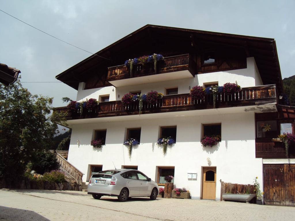 Haus Fliri Hotel Curon Venosta Exterior photo